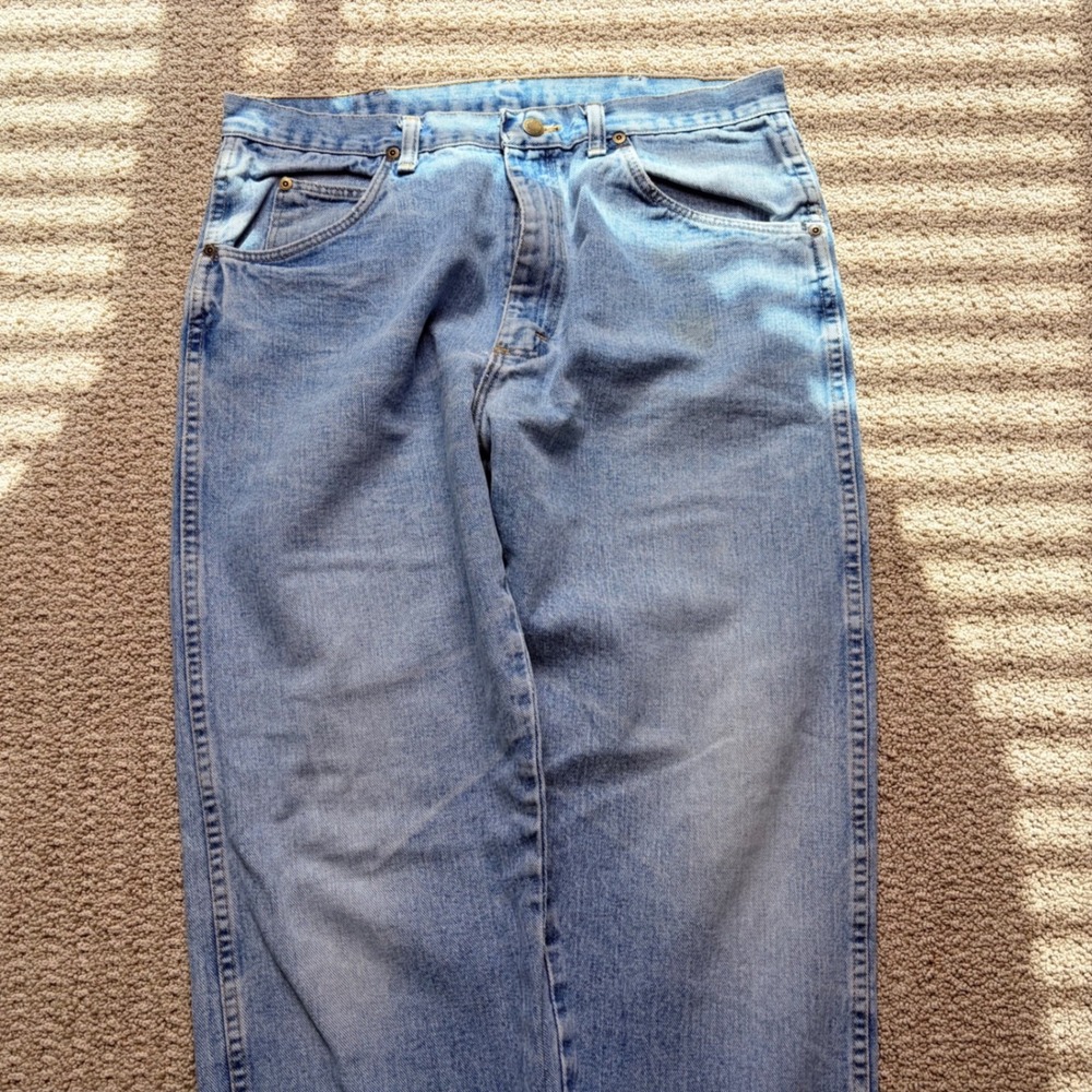 Vintage Wrangler Mens Light Wash Denim Jeans Made in USA 36x30 (35x29) Blue - Picture 3 of 7